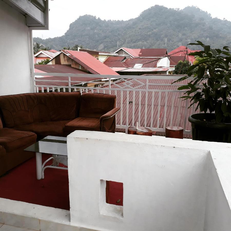 Bumimi Homestay Painan エクステリア 写真
