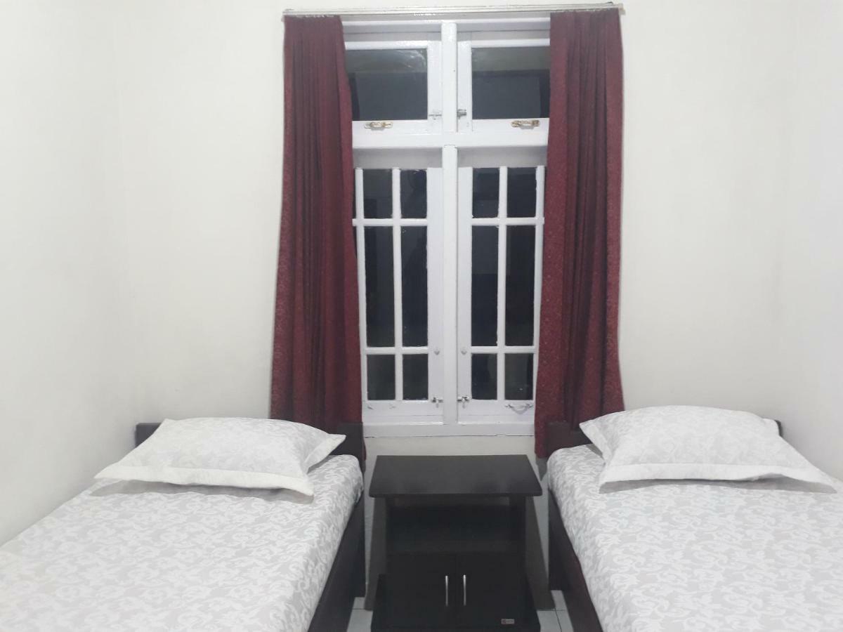 Bumimi Homestay Painan エクステリア 写真